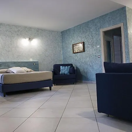 Sleeps 4 With Pool And Air Con *