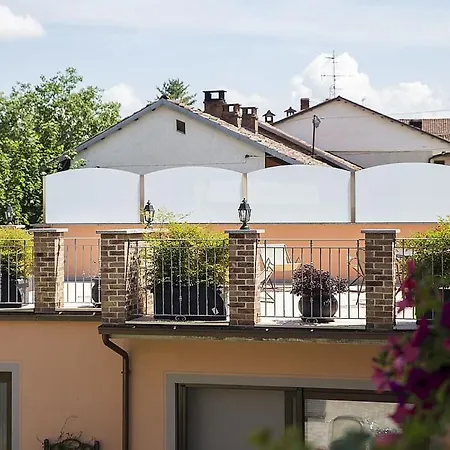 Villa Sleeps 4 With Pool And Air Con Monticello d'Alba